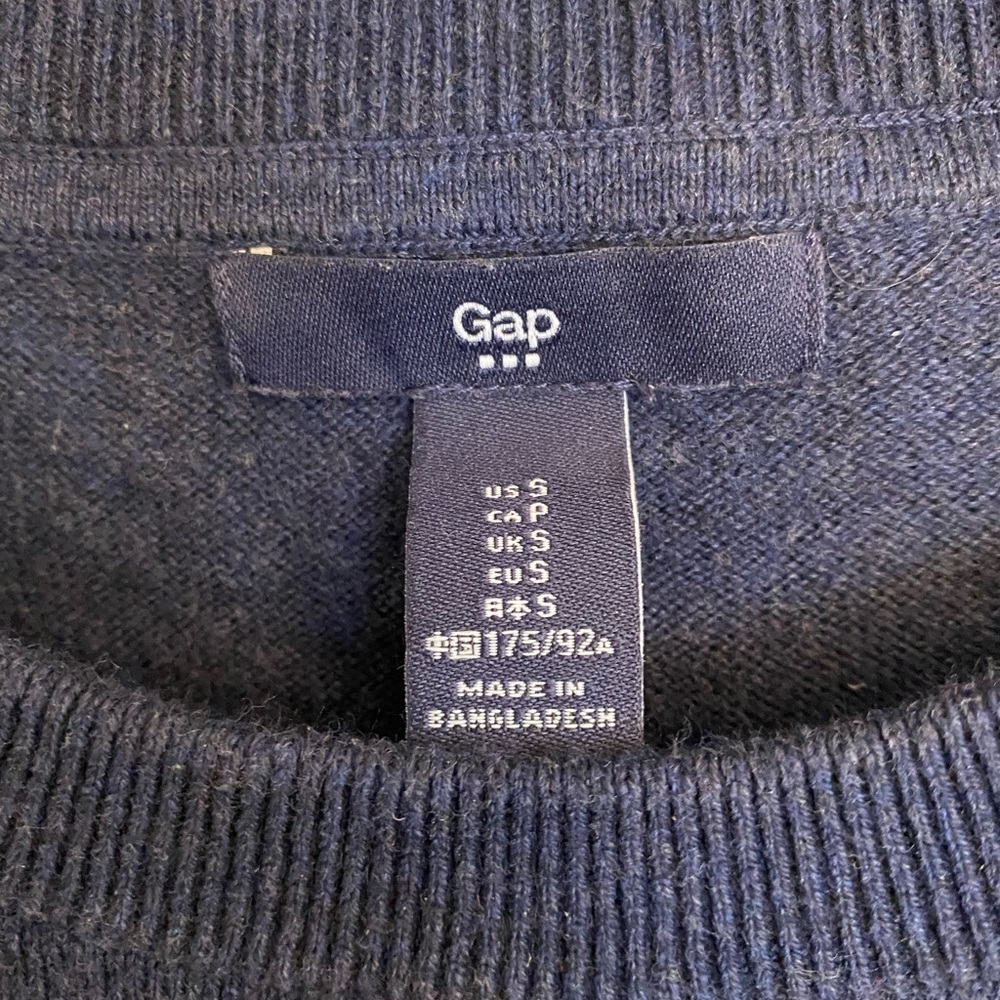 Navy Gap crewneck sweater